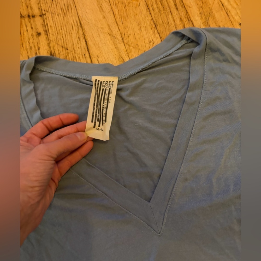 Free people v neck cap sleeve tee bodysuit - Picture 3 of 6